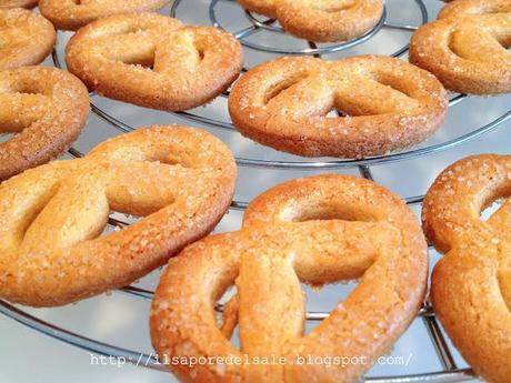 Biscotti al malto... pretzel cookies ovvero le nonnine!