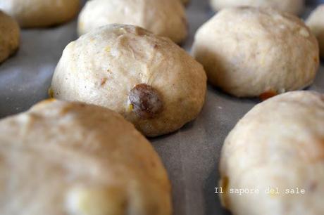 Anche se la Pasqua è passata... Hot cross buns!