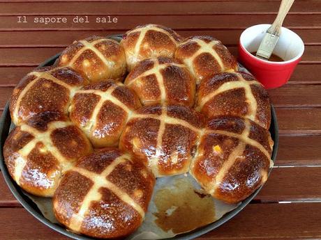 Anche se la Pasqua è passata... Hot cross buns!