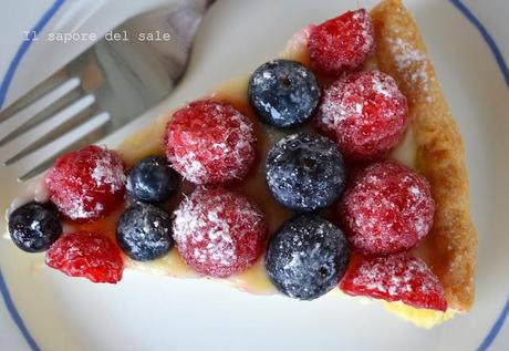 Crostata di lamponi e mirtilli neri con crema al limone... estate non tardare!