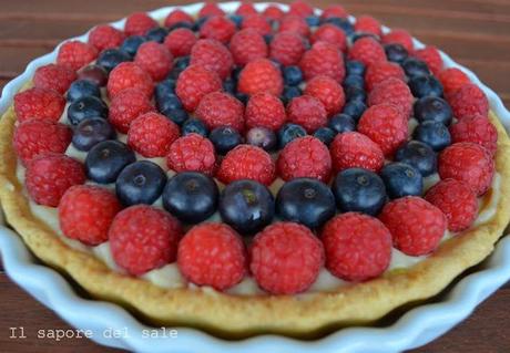 Crostata di lamponi e mirtilli neri con crema al limone... estate non tardare!