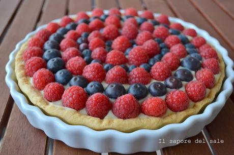 Crostata di lamponi e mirtilli neri con crema al limone... estate non tardare!