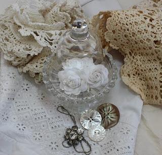 Shabby chic e uncinetto: la fiera del bianco