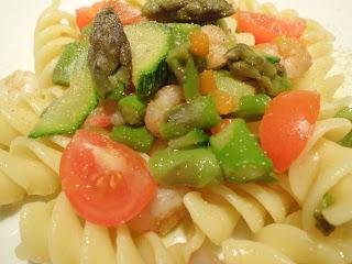 Pasta ai Gamberetti con Asparagi e Zucchine