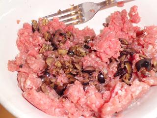 Hamburger al Sale di Salvia, Capperi di Pantelleria e Olive