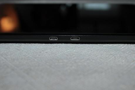 Amazon Kindle Fire HD La presa microUSB e la porta micro HDMI