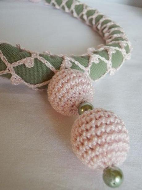 Foglie di salvia e petali di rosa