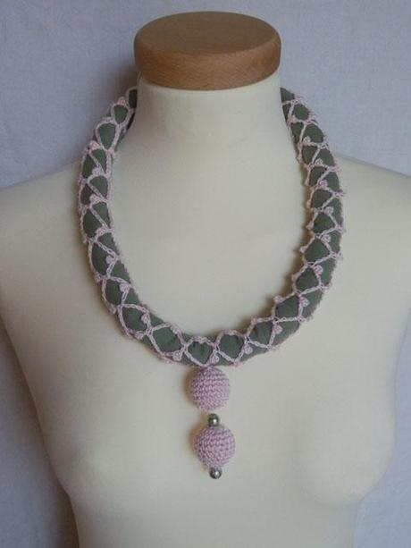 Foglie di salvia e petali di rosa