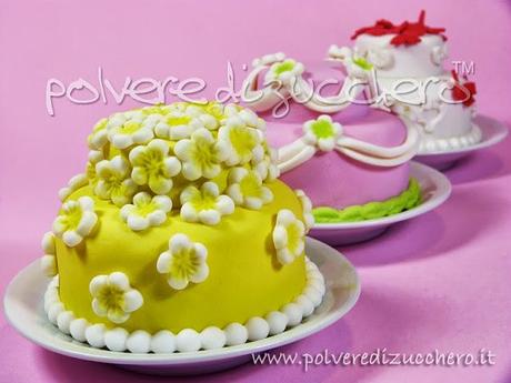 Tutorial mini cake per Crea & Decora: fiori, farfalle e drappeggi