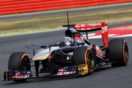 Carlos-Sainz-Toro-Rosso_test_silverstone_2013