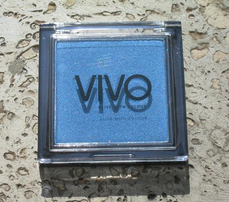 Review: VIVO Cosmetics Pearl Eyeshadow in Blue Lagoon