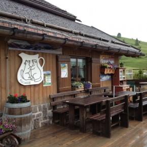 Dove mangiare al Passo San Pellegrino? Al Rifugio Fuciade Rifugio Fuciade