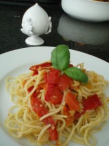 Vemicelli peperoni e pomodoro cuore di bue