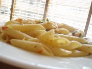 Penne pasta with prawns and zucchini 