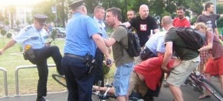 BOSNIA: L’arresto di Vulic a Banja Luka, e del diritto al dissenso in Republika Srpska Banja Luka Tuca Policije