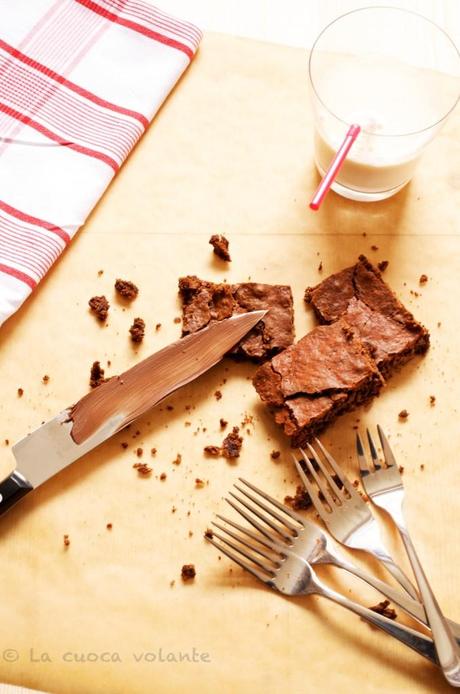 Brownies al cioccolato di Nigella con cioccolato fondente e zucchero di canna