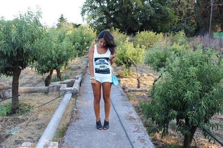 OUTFIT: DRESS CODE TEE, SHORTS E CONFUSION MOOD