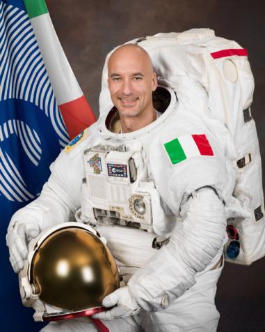 Spazio/ Luca Parmitano. Il primo italiano a camminare nel vuoto del cielo