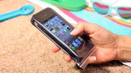 social media vacanze iphone telefono spiaggia