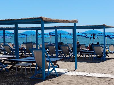 La magia dei colori di Forte dei Marmi e l'atmosfera raffinata di Pietrasanta...