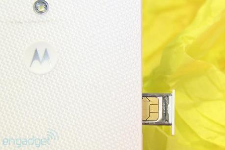 SCOMPARTO NANO SIM NELLA PARTE LATERALE A SINISTRA