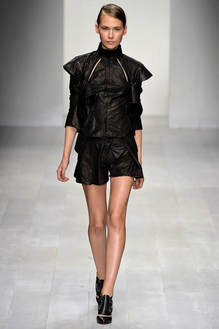 ART AND FASHION: FASHION IS ART!