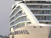 Gibilterra, stelle sale bordo yacht hotel