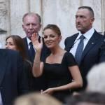 Francesca Pascale “Lady” Berlusconi: lui si mostra, lei sempre dietro