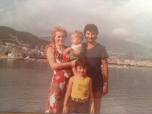 My family at the seaside, early 80's. LA MIA FAMIGLIA AL MARE.
