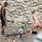 Doutzen Kroes ad Ibiza con il marito e il piccolo Phyllon Joy03