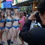 New York, sfilata in boxer e reggiseno a Times Square06