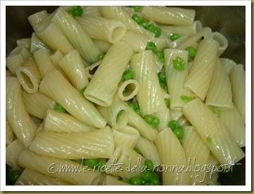 Pasta fredda con tonno sott'olio e piselli (2)