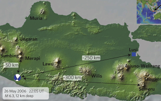 Lusi, il vulcano che erutta fango da 7 anni nell'isola di Giava