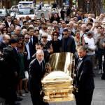 Alice Gruppioni, funerali: la bara d’oro (foto)