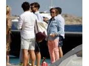 Valentino sullo yacht Mykonos: blogger Olivia Palermo (foto)