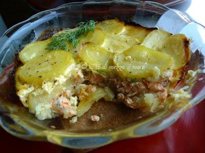 Lohta ja perunoita (Salmone e patate alla finlandese)