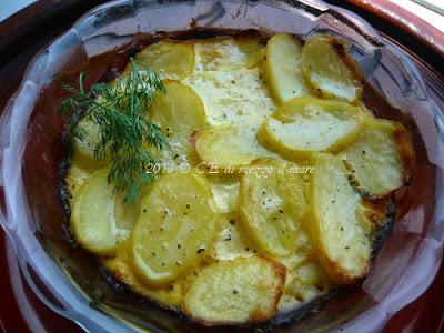 Lohta ja perunoita (Salmone e patate alla finlandese)