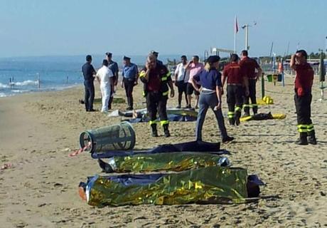 C 2 fotogallery 1023725  ImageGallery  imageGalleryItem 0 image Nuovo sbarco di immigrati stavolta a Catania: sei morti