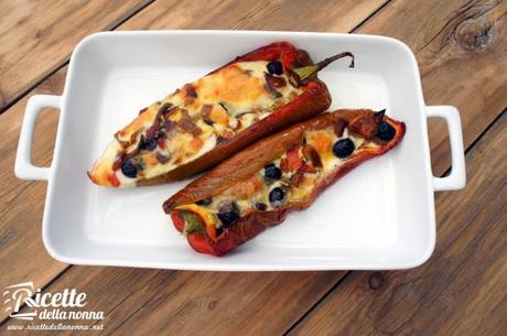 peperoni, scamorza, acciughe