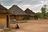 2113456-poverta-volto-di-un-vero-e-proprio-villaggio-africano-zona-del-kalahari-non-cio-che-e-presentato-nel