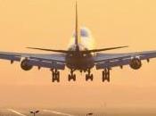 Viaggiare solo bagaglio mano consigli