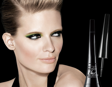 Maybelline-NY_Julia-Stegner-indossa-Master-Duo