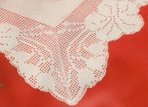 Centrotavola di lino con bordo a filet