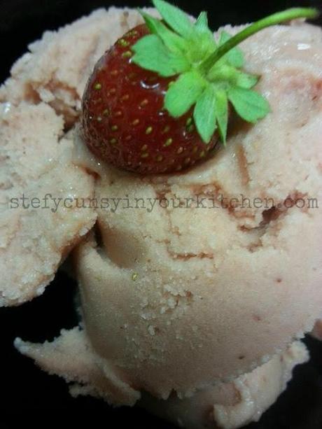 Gelato di fragole - vegan, con e senza gelatiera