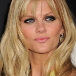 Brooklyn Decker: Copia i suoi smoky eyes in 10 minuti