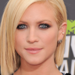 Brittany Snow: Ricrea il suo trucco in 5 minuti