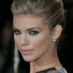 AnnaLynne McCord: Riproduci il suo look con 3 facili passaggi