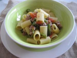 Pasta salsicce e peperoncini verdi 