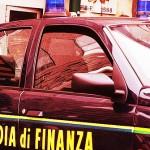 Controlli della Guardia di Finanza sui distributori di carburante in Sicilia. Quanti trucchi...