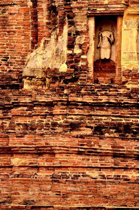 Ayutthaya in 14 Scatti